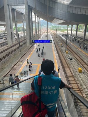 乘车时您点的外卖是怎么送达的？看了就知道